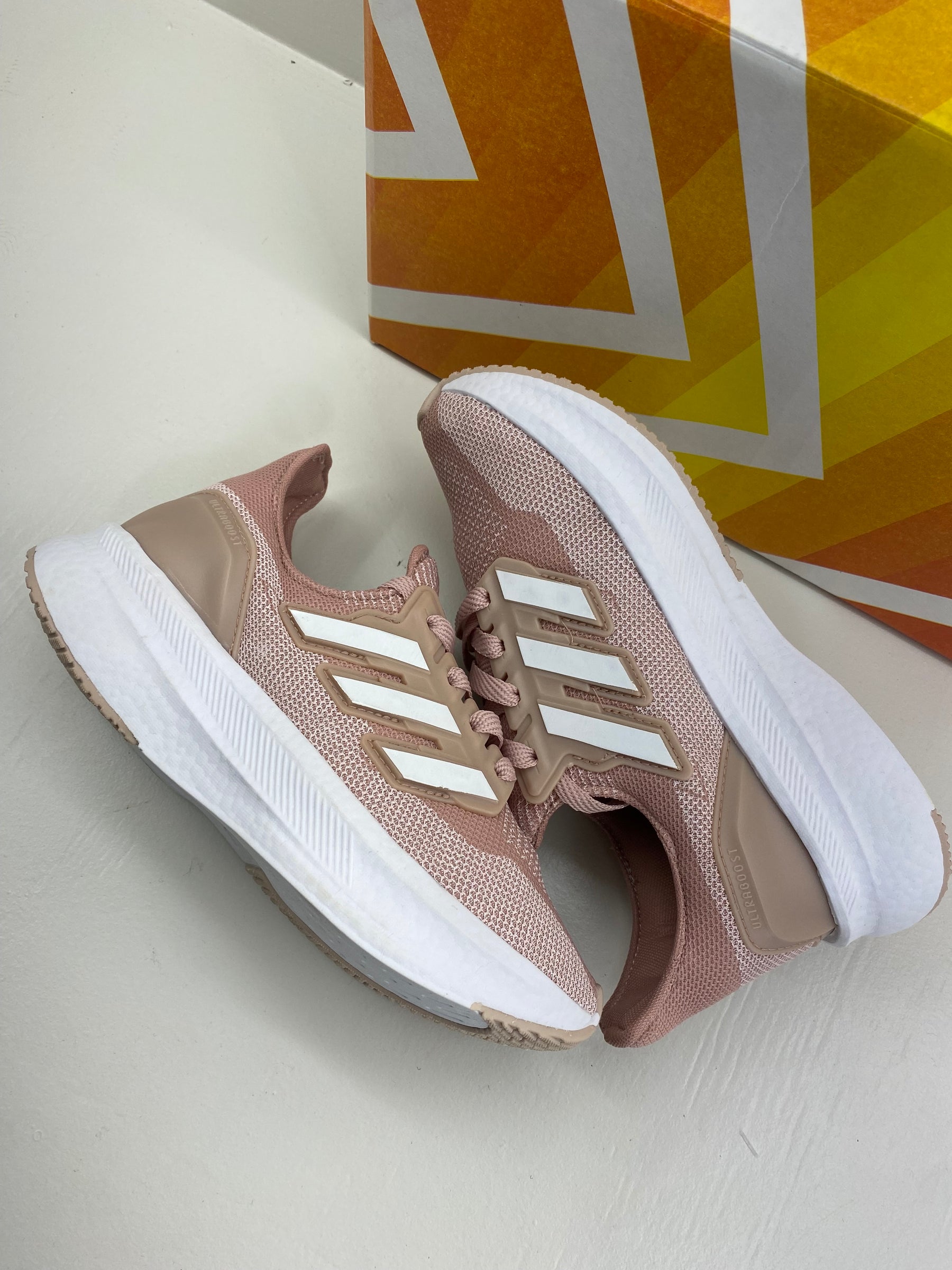 Adidas UltraBoost 5 - Nude