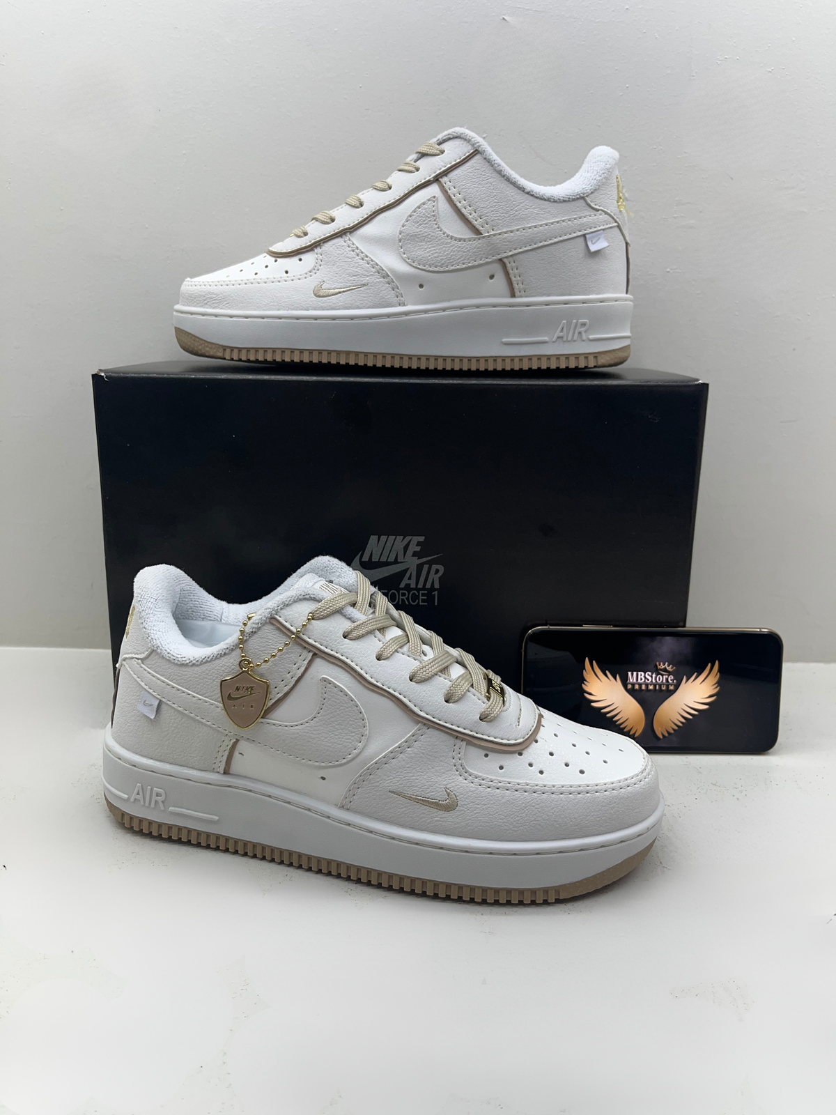 Air Force Sombra Feminino Branco/Bege