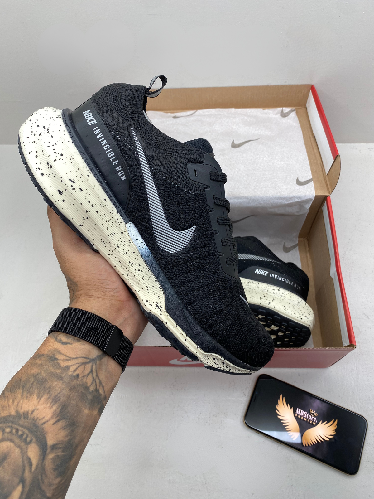 Tênis Masculino Nike ZoomX Invencible Run Premium Preto Branco