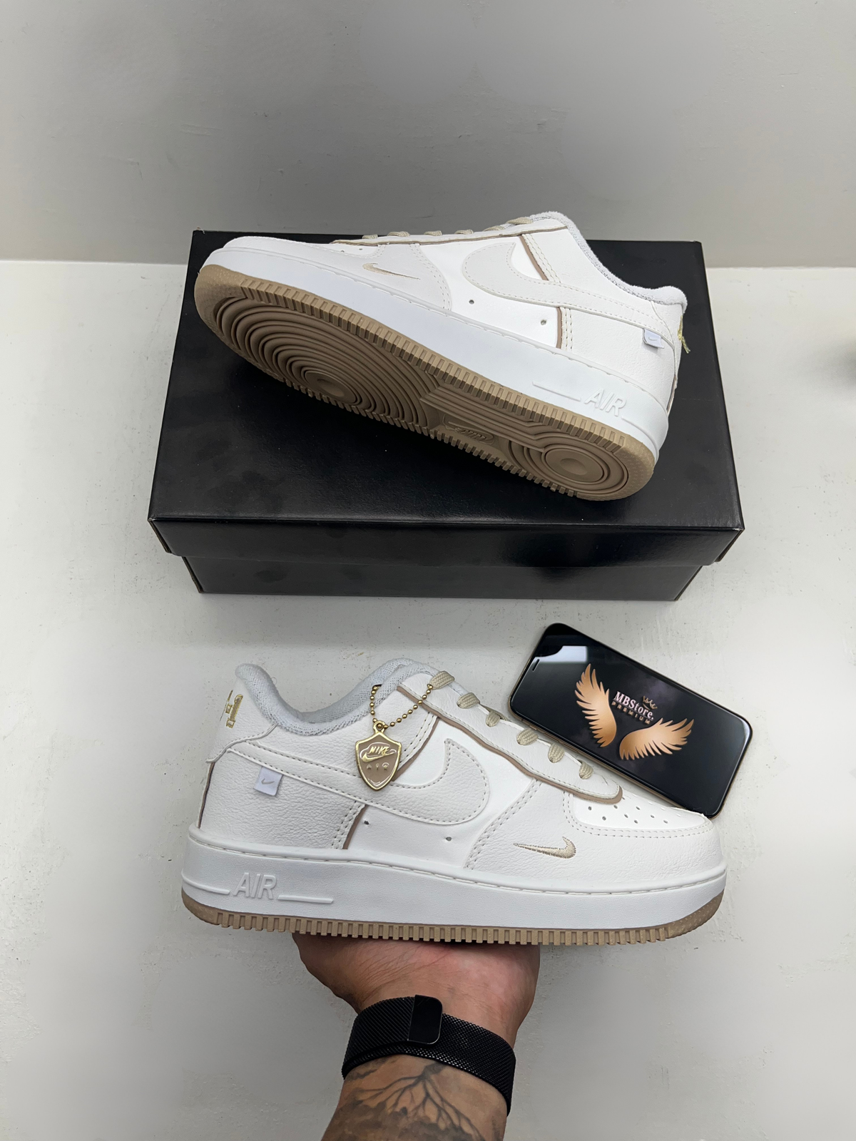 Air Force Sombra Feminino Branco/Bege