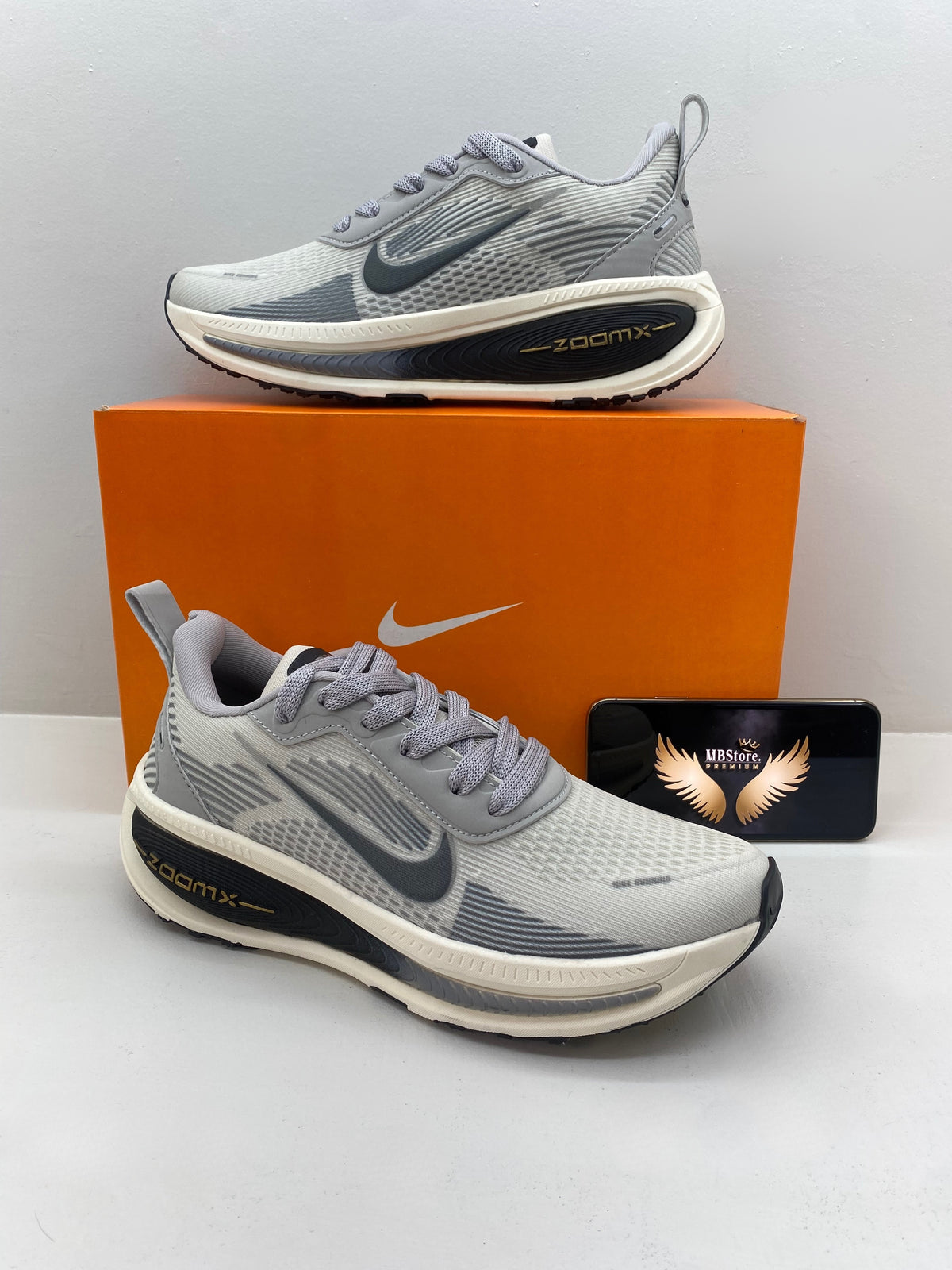 Nike Zoomx Vomero Cinza