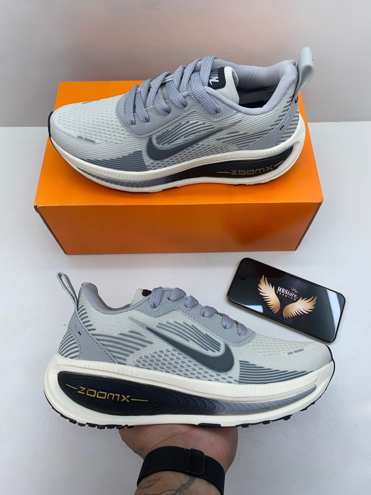 Nike Zoomx Vomero Cinza