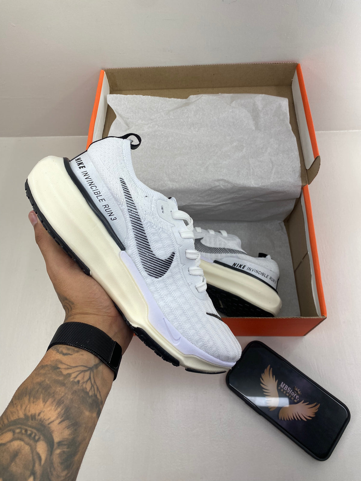 Tênis Unissex Nike ZoomX Invencible Run Premium Branco Preto