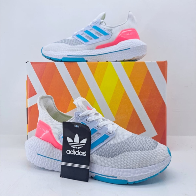 Adidas UltraBoost - Branco-Azul-Rosa