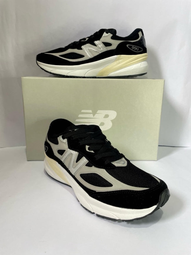 New Balance 990 V6 Preto/Branco