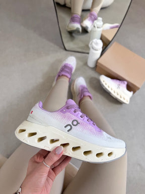 Tênis On Cloudsurfer Importado Branco lilas feminino