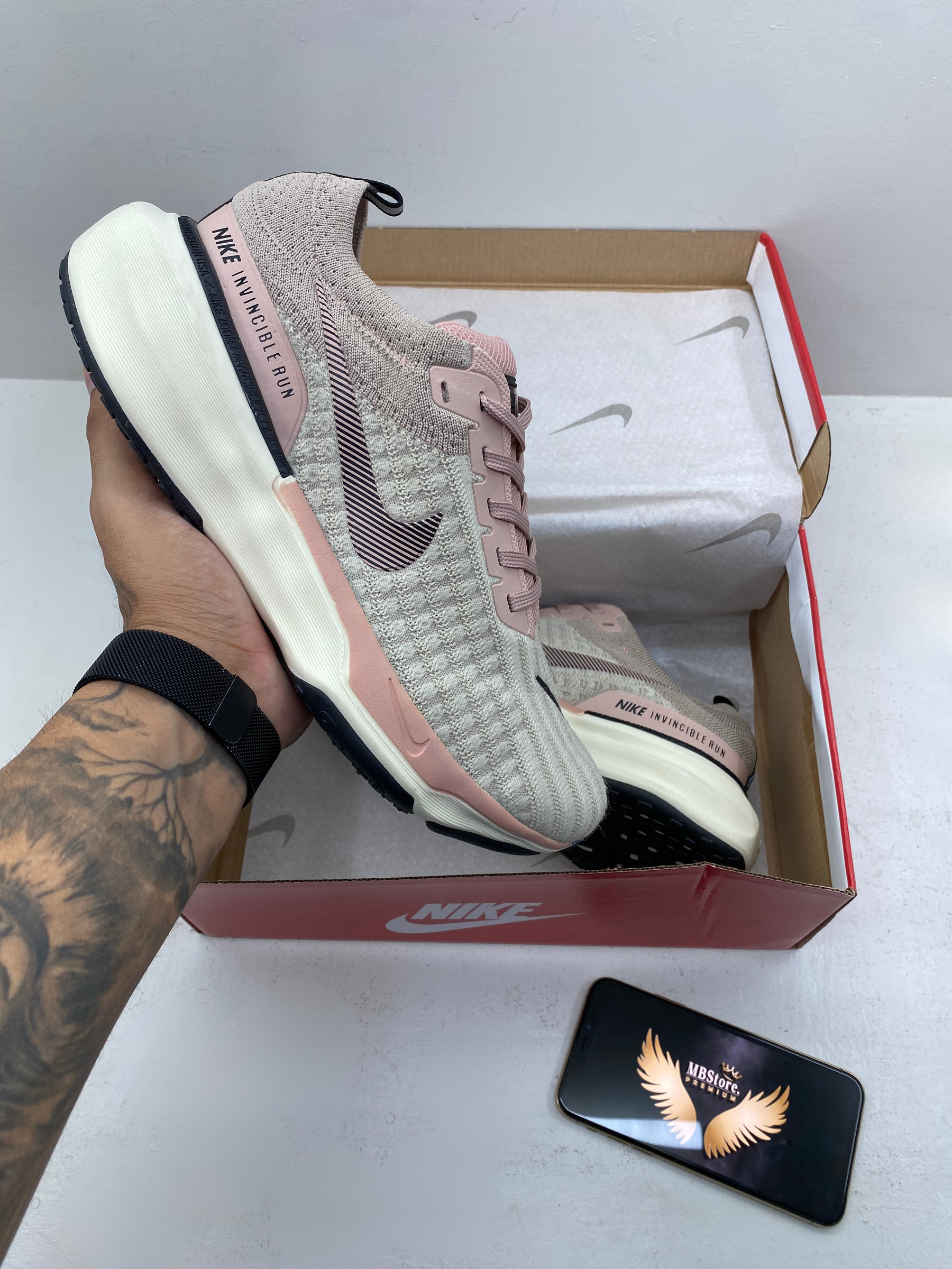 Tênis Feminino Nike ZoomX Invencible Run Premium Nude