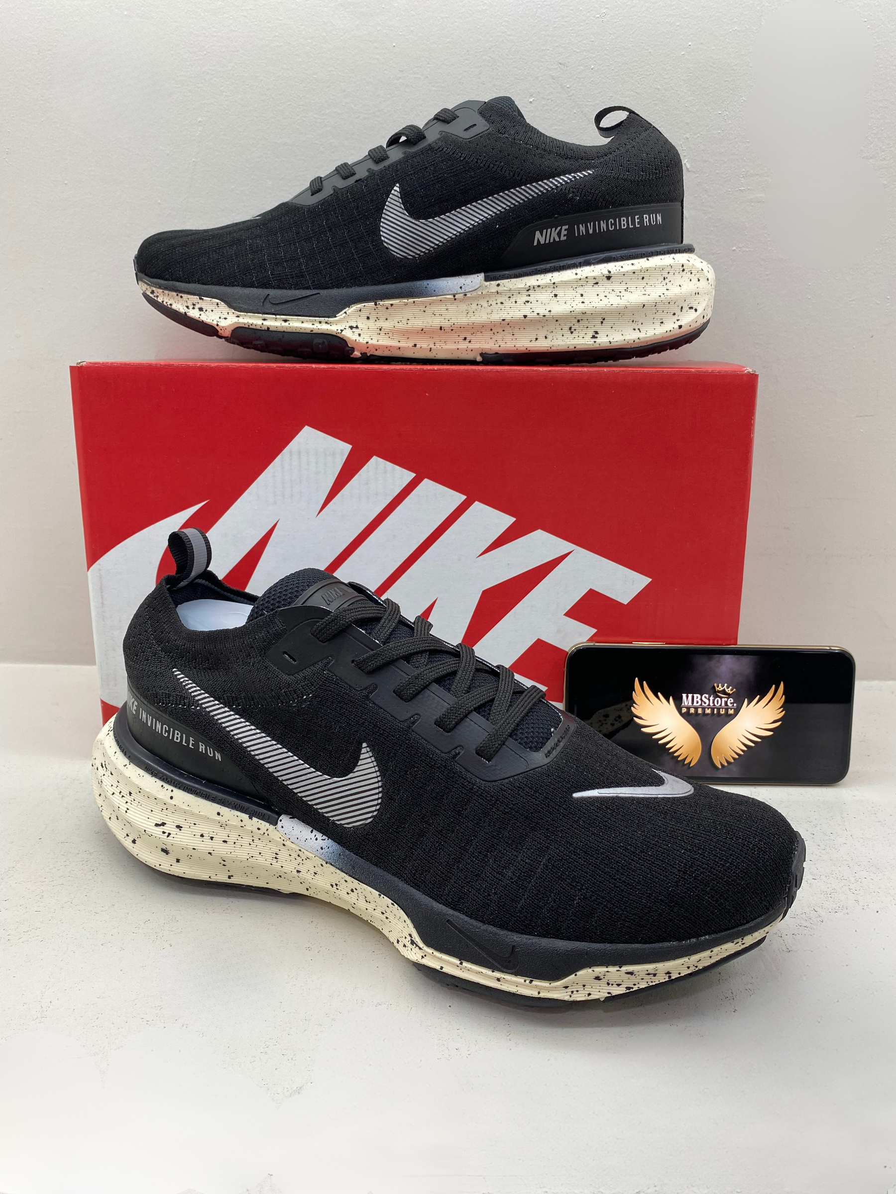 Tênis Masculino Nike ZoomX Invencible Run Premium Preto Branco
