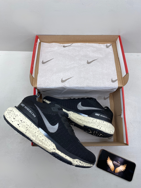 Tênis Masculino Nike ZoomX Invencible Run Premium Preto Branco