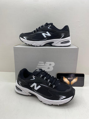New Balance 725 Preto/Branco