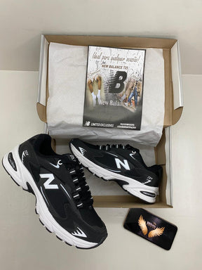 New Balance 725 Preto/Branco