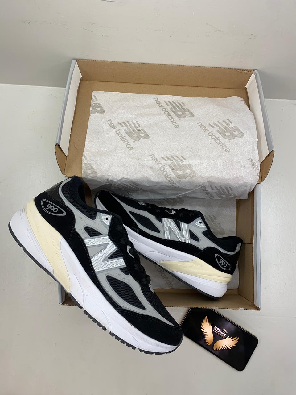 New Balance 990 V6 Preto/Branco