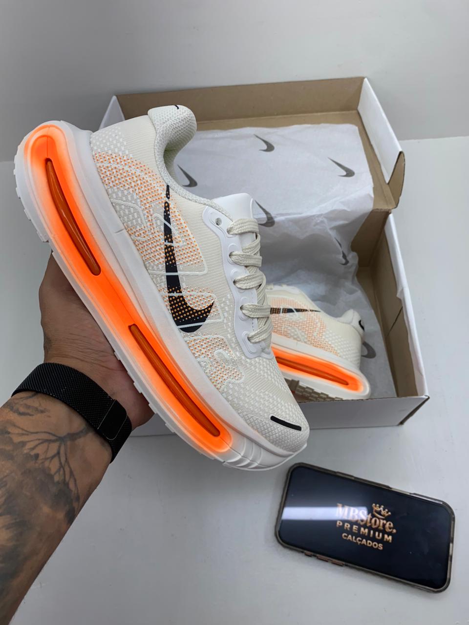 Tênis Nike Vomero Premium Branco Laranja