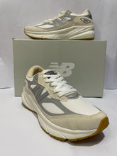 New Balance 990 V6 Creme